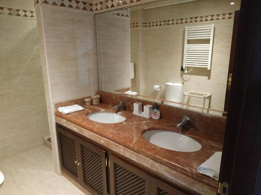 Luxury Apartment With Sea Views, Golf, Gym, Spa, 7 Pools أُخين المظهر الخارجي الصورة