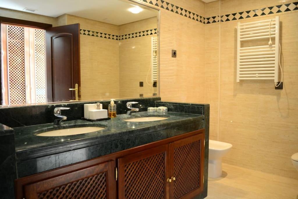 Luxury Apartment With Sea Views, Golf, Gym, Spa, 7 Pools أُخين المظهر الخارجي الصورة